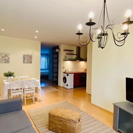 Soe Ja Hubane Korter Pargi Aeaeres! Apartmán Kuressaare