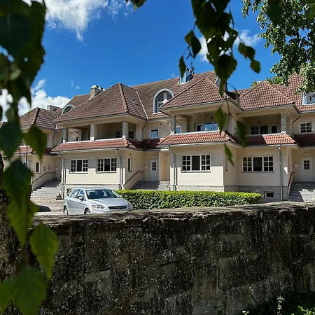 Soe Ja Hubane Korter Pargi Aeaeres! Apartmán
